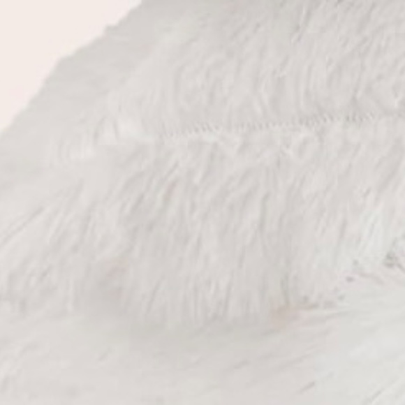 IVORY/WHITE FAUX FUR PILLOW SHAMS - Picture 9 of 11